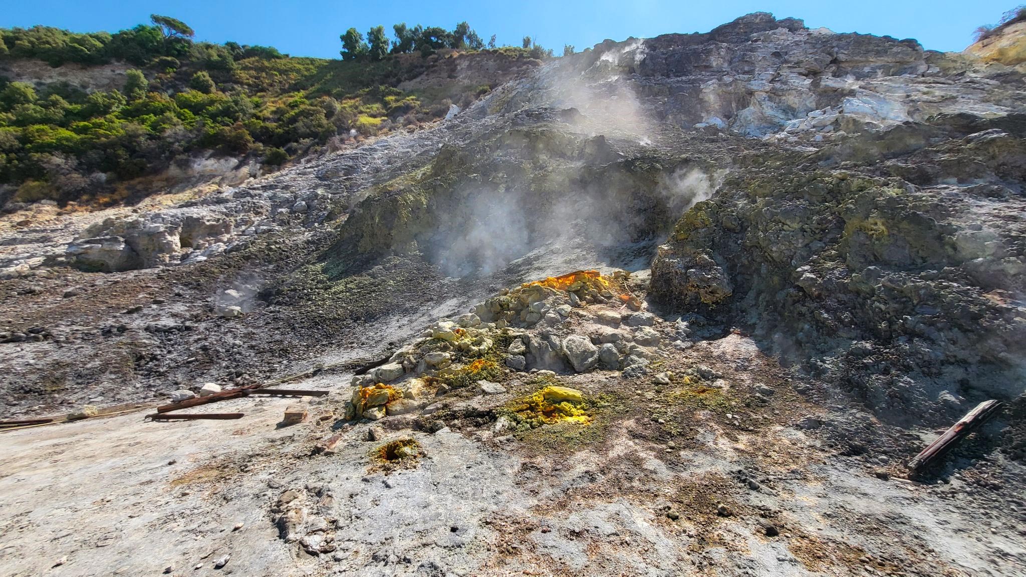 Campi Flegrei: nuovo sciame sismico, Protezione Civile monitora la situazione