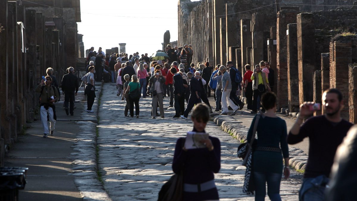 Turismo Campania: estate record, +20% presenze straniere